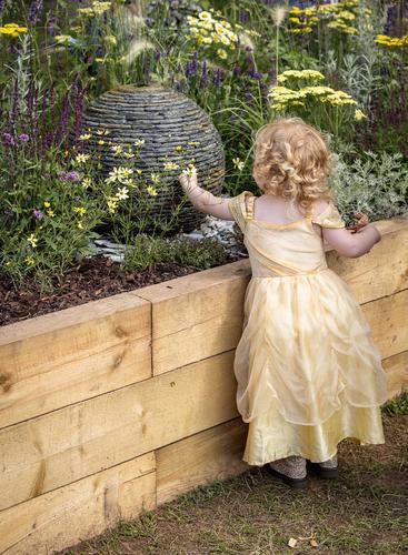 Jeremy Hastings 500mm extra small rustic slate ball water feature, RHS Tatton 2023