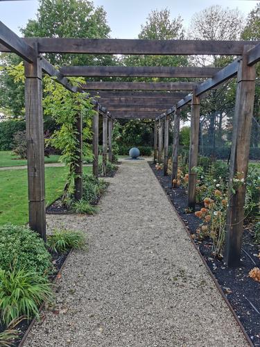 Jeremy Hastings 800mm grey slate ball water feature. West Sussex