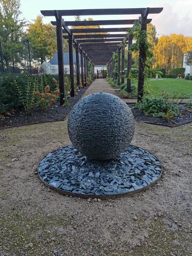 Jeremy Hastings 800mm grey slate ball water feature, West Sussex