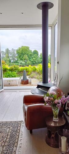 Jeremy Hastings bespoke water feature; the Cornish slate chimney, Chiswick